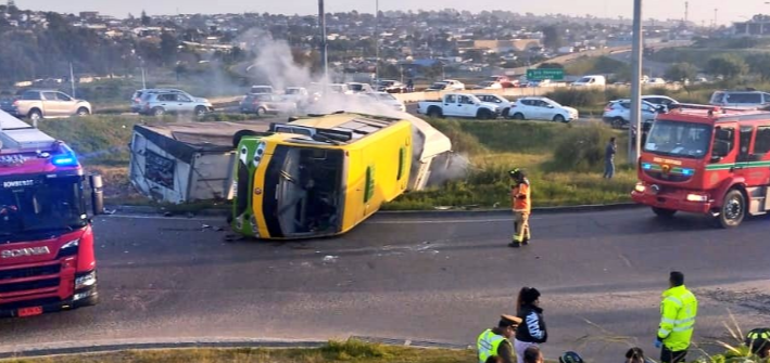 Colisión en Rotonda Curicó deja tres heridos en San Antonio