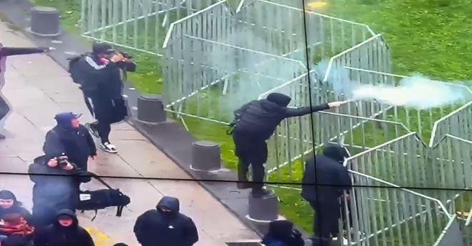 Romería hacia el Cementerio General: Carabineros reporta incidentes en La Moneda