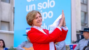 Evelyn Matthei celebró Fiestas Patrias con esquinazo en su comando