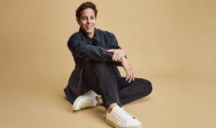 Máximo Bolocco lanza su primera colección de zapatillas inspirada en los paisajes de Chile