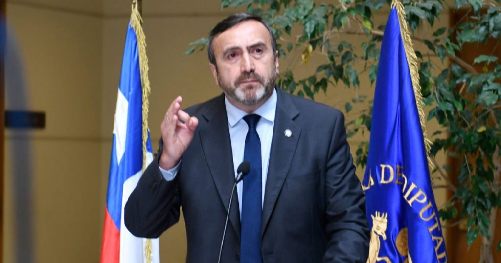 Corte de Talca devuelve arresto domiciliario total para diputado Francisco Pulgar