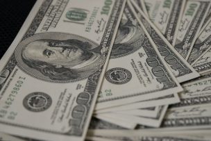 Dólar roza los $965 y UF se mantiene sobre los $39 mil este lunes 8 de septiembre