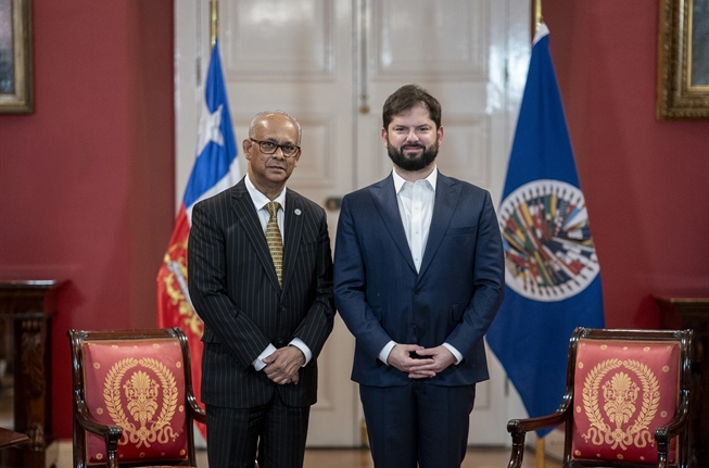 Presidente Boric recibe en audiencia al Secretario General de la OEA, Albert Ramdin