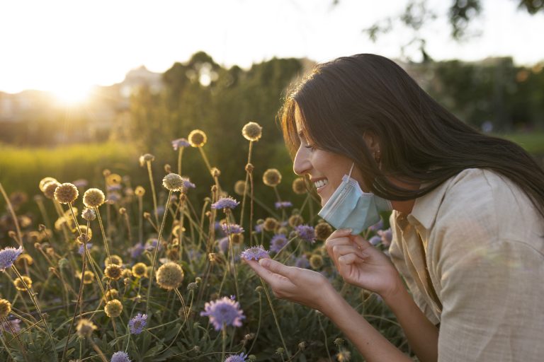 Más luz, pero no siempre más ánimo: experta llama a cuidar la salud mental durante la primavera