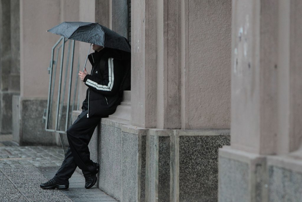 Pronóstico del clima: Lluvias y nieve afectarán la zona central este viernes