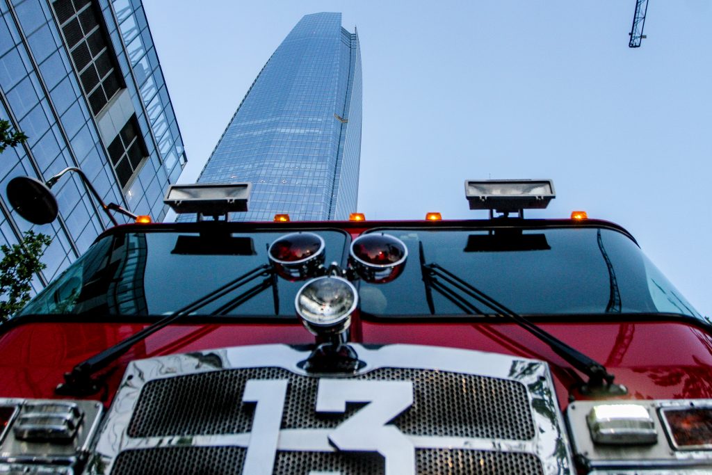 Emergencia en Costanera Center: activan protocolos y reabren mall parcialmente