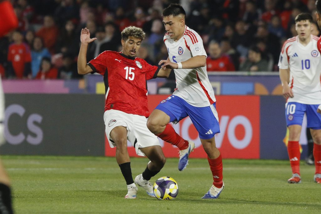 Chile cae ante Egipto pero clasifica a octavos como segundo de su grupo