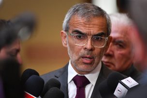 Parlamentarios emplazan a ministro Cordero tras video de incidentes en Santiago 1