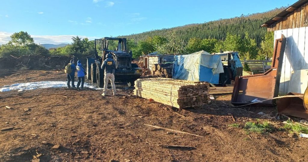 Nuevo ataque incendiario en Cañete deja dos máquinas resultaron calcinadas: WAM se lo adjudicó
