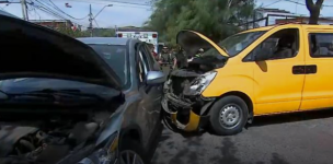 Recoleta: Nuevo choque de furgón escolar deja menores lesionados