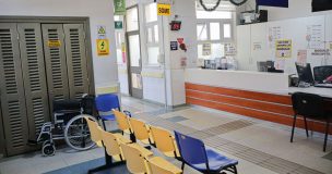 Pareja agrede a funcionaria de Cesfam en San Antonio: Hombre tenía a su bebé en brazos