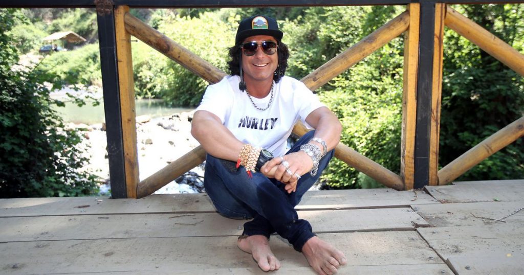 El legado de Claudio Iturra vuelve a la pantalla: Canal 13 estrena nueva temporada de “El viaje de mi vida”