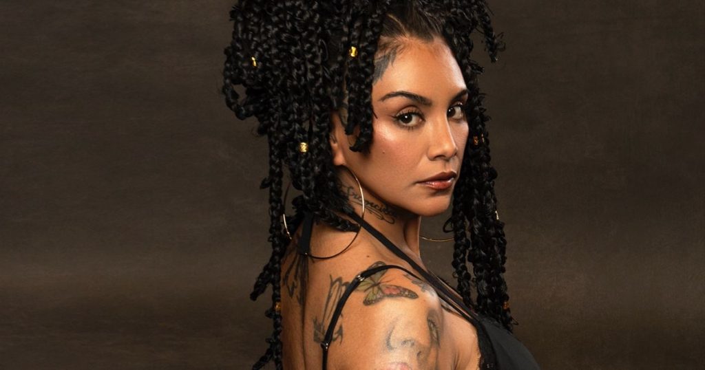 Cantante urbana Flor de Rap es detenida: viajaba en vehículo con encargo por robo