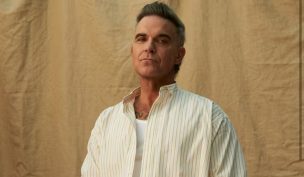 Robbie Williams confiesa terror en el escenario: Sufre síndrome que complica sus shows