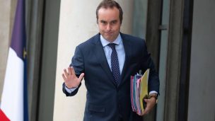 Renuncia el primer ministro de Francia horas después de presentar su gabinete