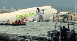 Dos muertos tras caída de avión al mar: Aeronave despistó al aterrizar en el Aeropuerto