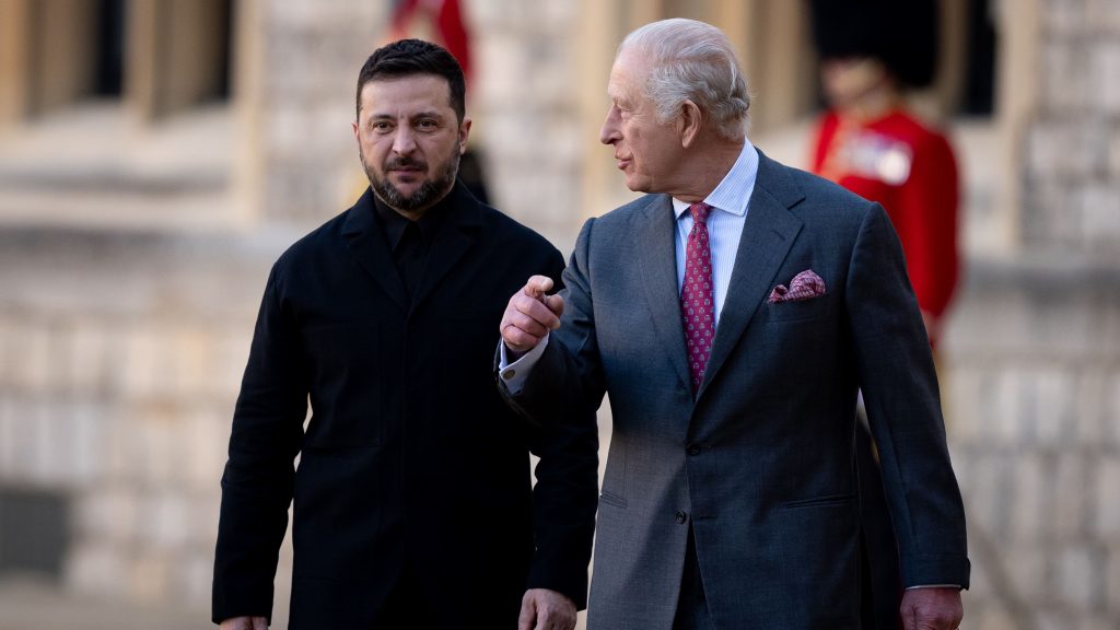 Rey Carlos III recibe a Zelenski en el Reino Unido previo a reuniones sobre la guerra con Rusia