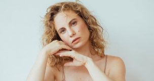 Actriz Li Fridman sufrió robo de auto haciendo campaña y cuestiona a Carabineros: