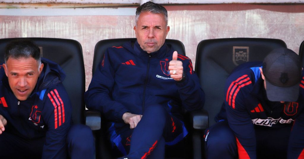 Gustavo Álvarez estaría viviendo sus últimos días como DT de Universidad de Chile: Tiene ofertas de una selección
