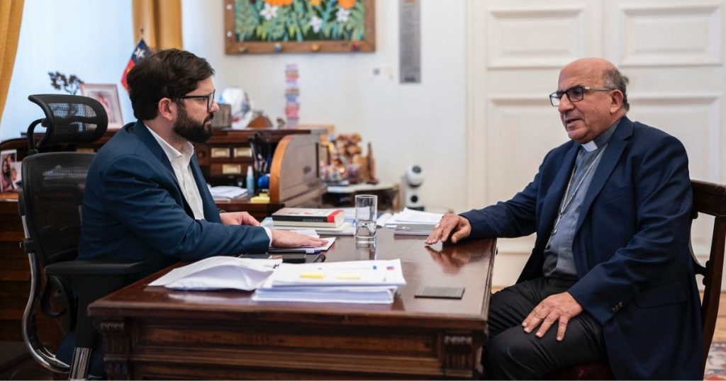 Presidente Boric sostuvo encuentro con Cardenal Fernando Chomalí: Prepararon viaje del mandatario a Roma