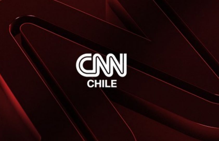 Emotivo momento en CNN: Periodista rompe en llanto tras anunciar su salida del canal