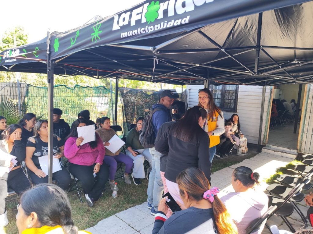 La Florida: Operativo municipal atiende a más de 150 personas y mascotas ante inminente desalojo de Toma Dignidad