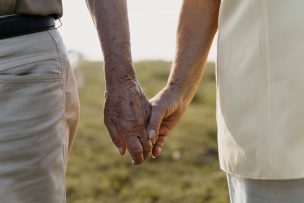 Bono Bodas de Oro 2025: Cómo postular y cuánto paga este beneficio del IPS