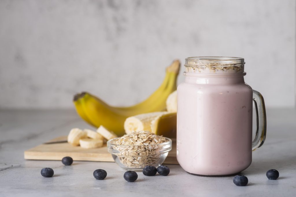 Cómo preparar batidos de proteína para mejorar tu rendimiento en el entrenamiento