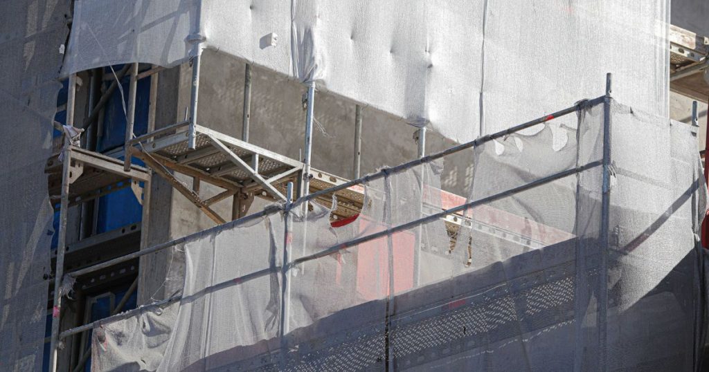 Trabajador fallece tras caer desde 20 metros de altura en edificio de Santiago Centro