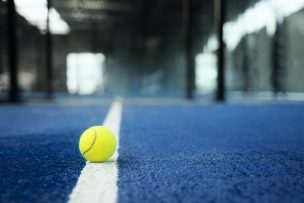 Beneficios del pádel: por qué jugar el deporte de moda mejora tu salud física y mental