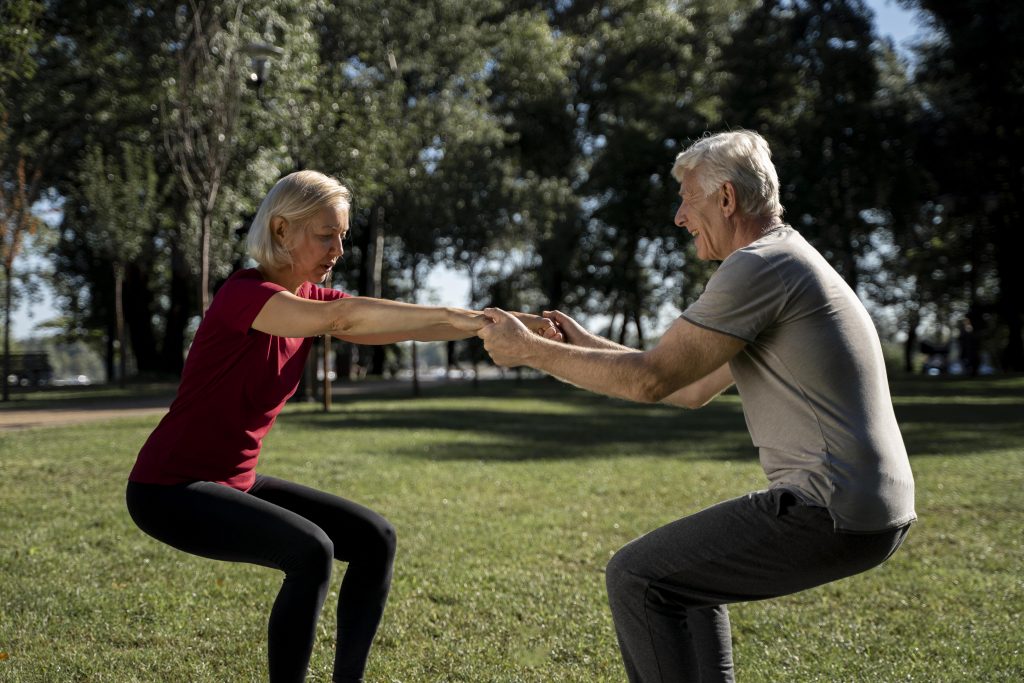 Actividad física en la tercera edad: beneficios y ejercicios recomendados para mantenerse activo