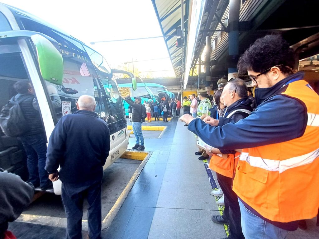 DT aplicó multas por 212 millones de pesos en fiscalización de buses interurbanos por fin de semana largo