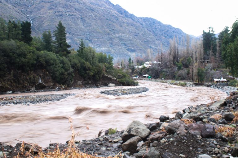 Más de 7,5 millones de personas se abastecen del río Maipo: solicitan declarar zona en escasez hídrica