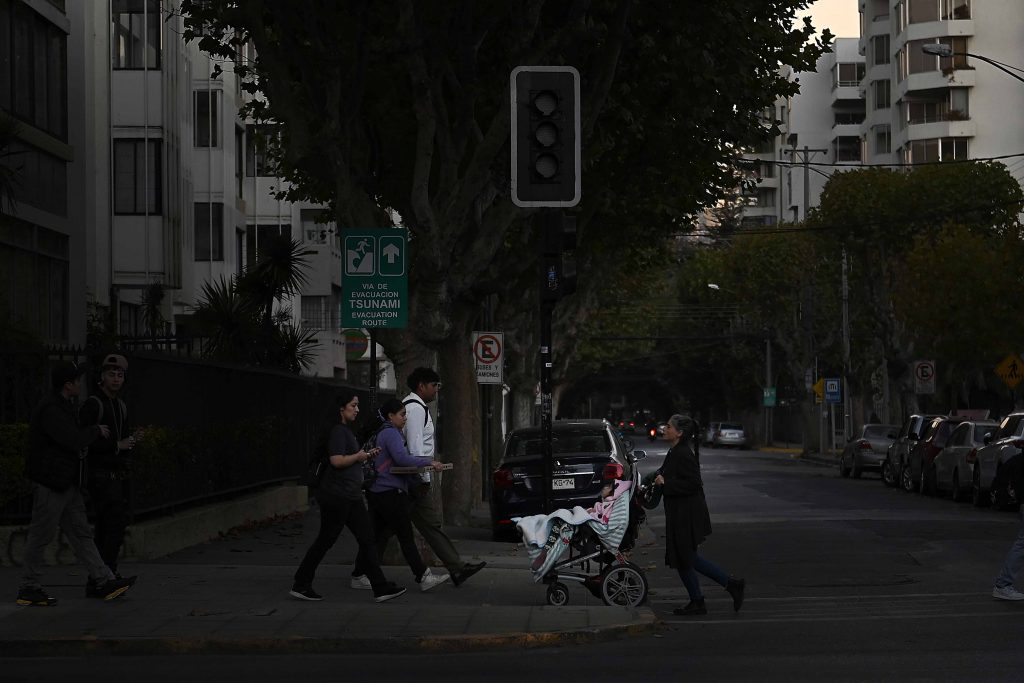 Enel confirma suspensión de suministro eléctrico en once comunas de Santiago: Revisa los sectores