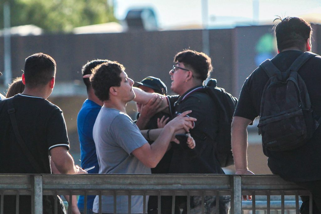 Se registran enfrentamientos durante evento político de Johannes Kaiser en Maipú