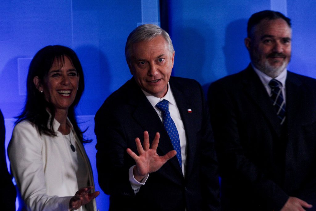 José Antonio Kast responde a polémica por vidrio antibalas en su cierre de campaña