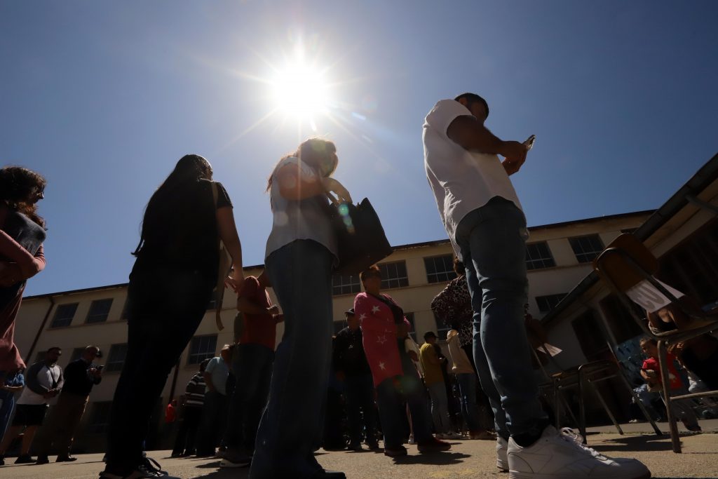 Últimos minutos para votar: Revisa qué documentos necesitas en las Elecciones 2025