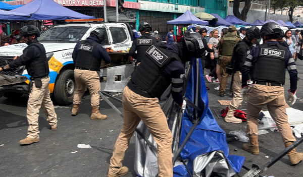 Autoridades realizan operativo para despejar comercio ambulante en Alameda Norte
