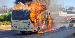 Microbús se incendia en Placilla y provoca operativo de emergencia en Ruta 68