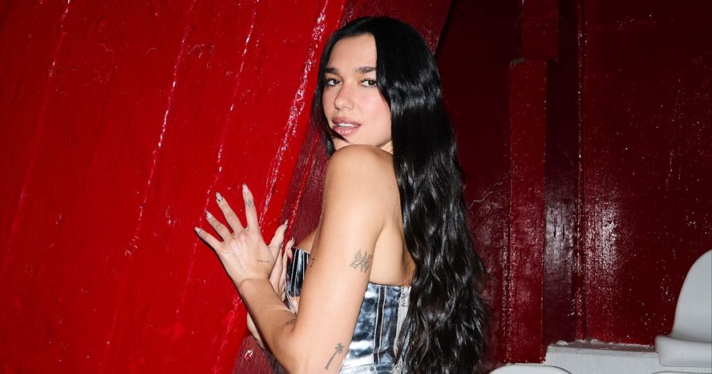 Dua Lipa conquista el Estadio Nacional con emotivo cover de ‘La Ley’: Revisa el video