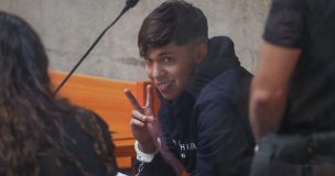 Cantante urbano Jere Klein insulta a la prensa en su formalización: 