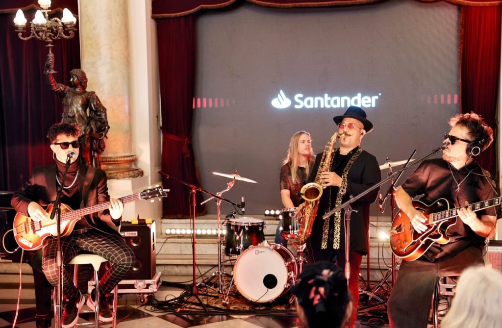 Santander lanza “Smusic”: Nueva plataforma de contenido musical con beneficios exclusivos
