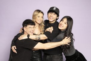 ‘Mejor tarde que nunca’: El nuevo podcast del 13 que promete risas, anécdotas y cero censura