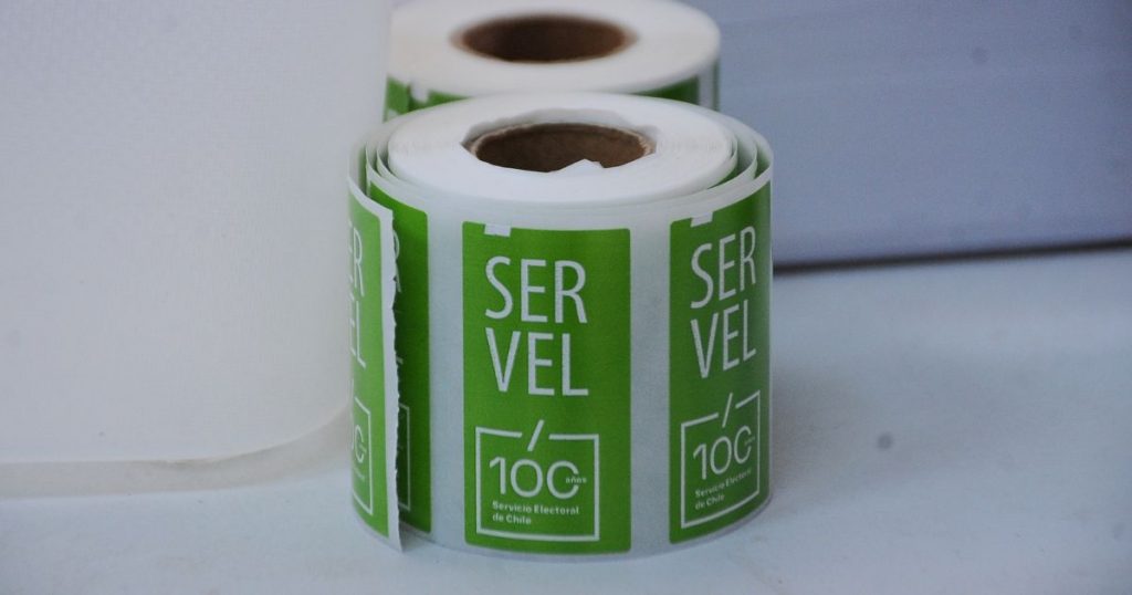 Pelea entre adulto mayor y delegado en local de Estación Central: Ambos terminaron detenidos