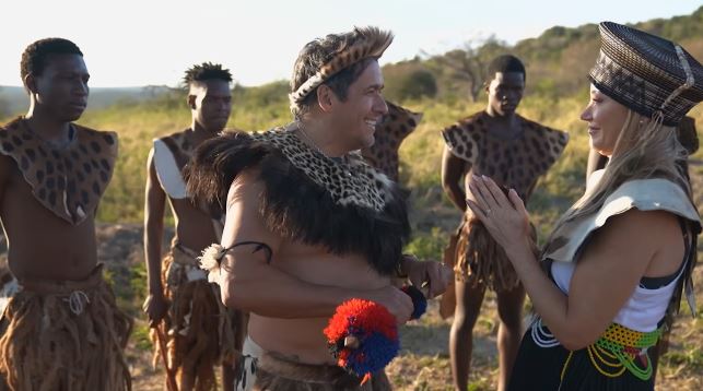 Rafael Araneda y Marcela Vacarezza renuevan votos con ritual ancestral de la tribu Zulú 