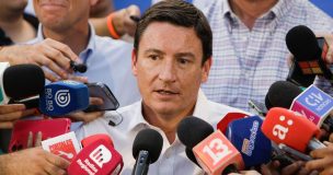 Arturo Squella celebra resultados de primera vuelta y espera apoyos del centro para derrotar a Jara