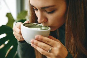 Té Matcha: Nutricionista devela los mitos, verdades y recomendaciones para su consumo saludable