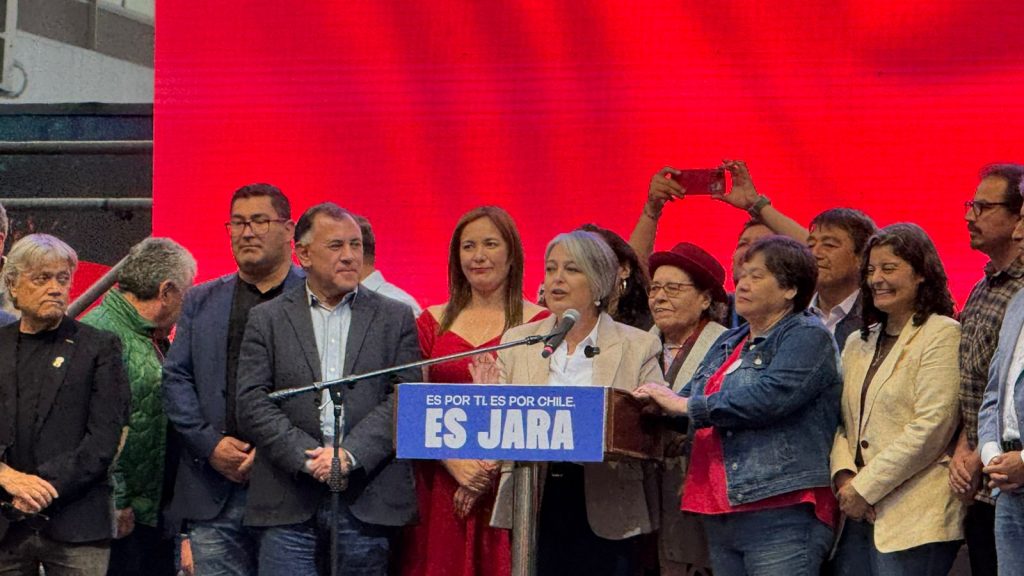 Jara cierra su campaña en Concepción: “No me verán jamás con un vidrio antibalas escondiéndome”