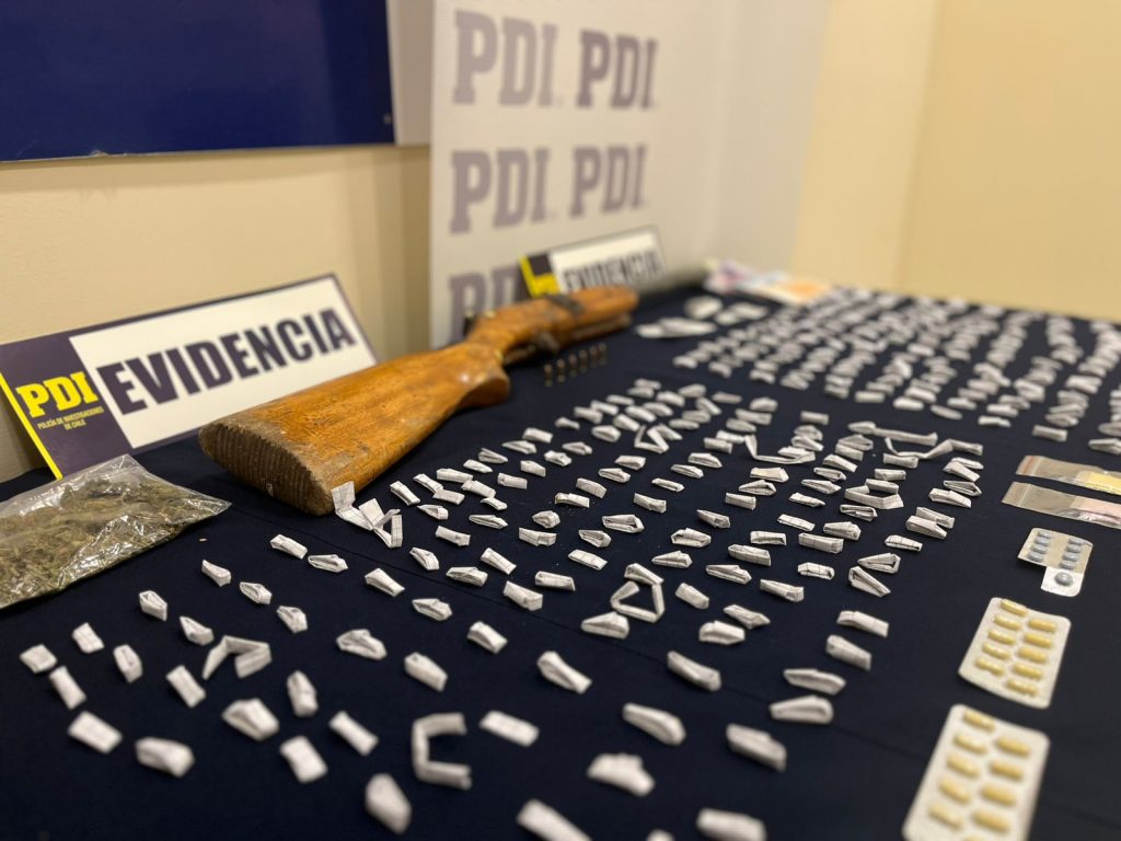 PDI incauta drogas, armas y municiones en Coquimbo: hay dos detenidos con amplio prontuario