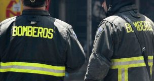 Incendio de gran magnitud afecta a tienda de neumáticos en San Miguel